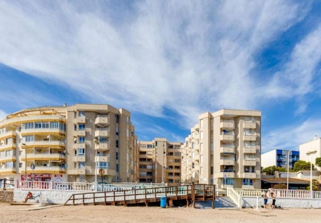Sea View Luxury Apartment Victoria 托雷维耶哈 外观 照片